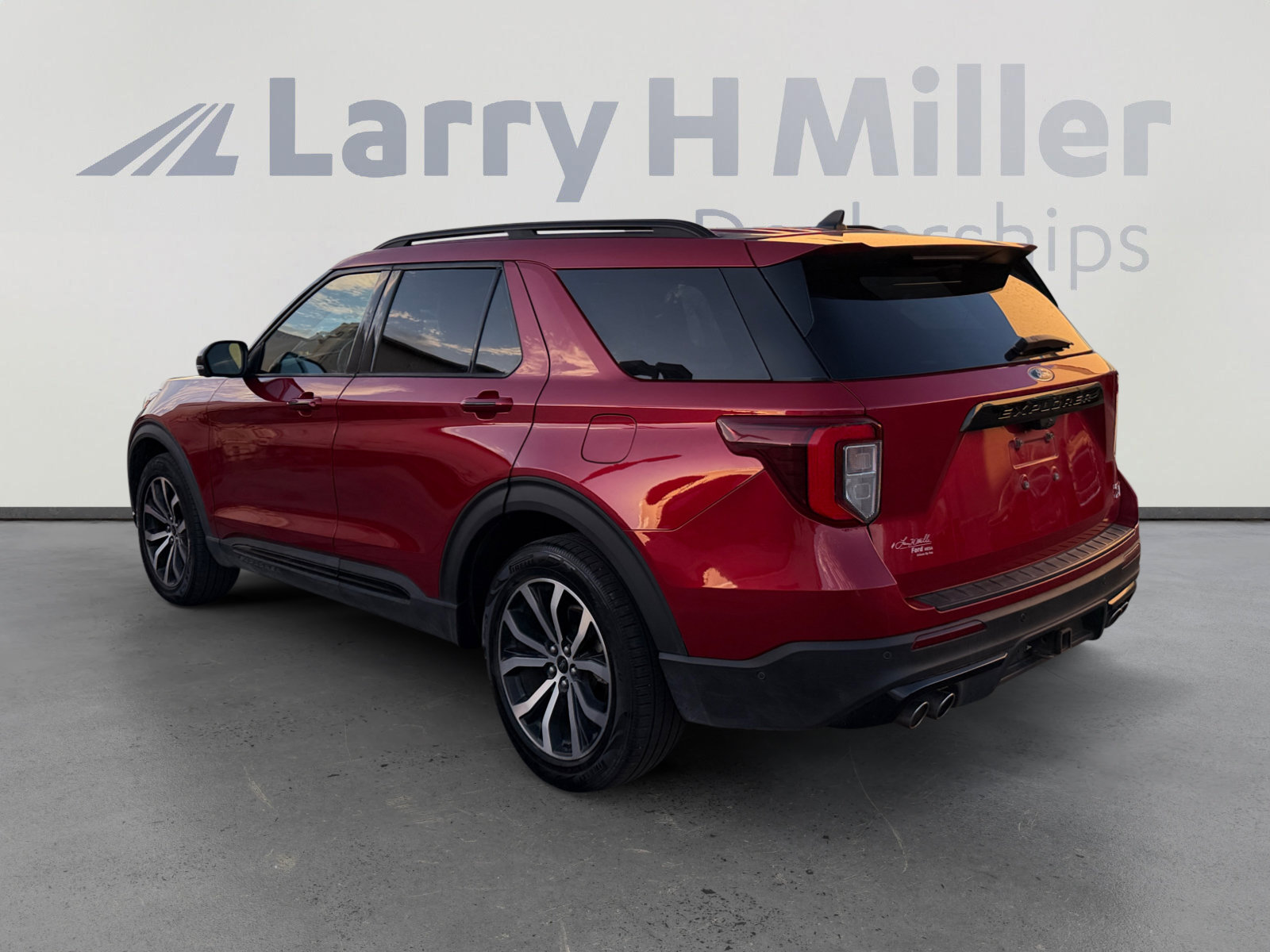 Used 2021 Ford Explorer ST w/ Equipment Group 401A AWD/4WD image 3