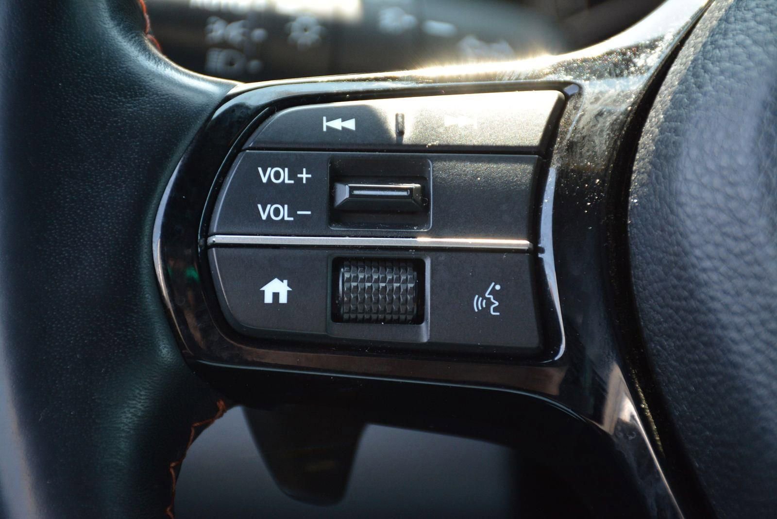 Used 2025 Honda Pilot TrailSport image 30