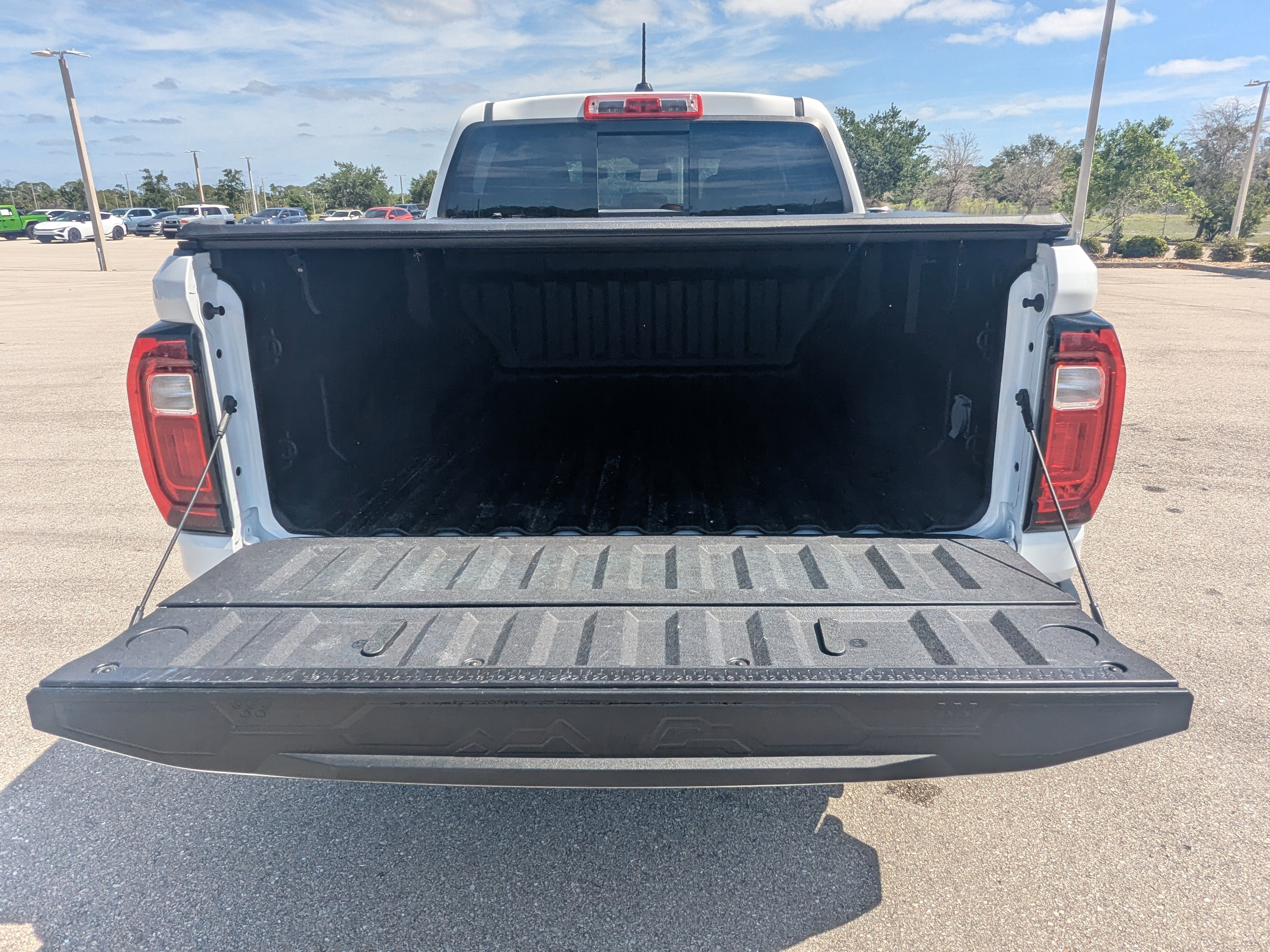 Used 2024 GMC Canyon Elevation w/ Elevation Premium Package image 13