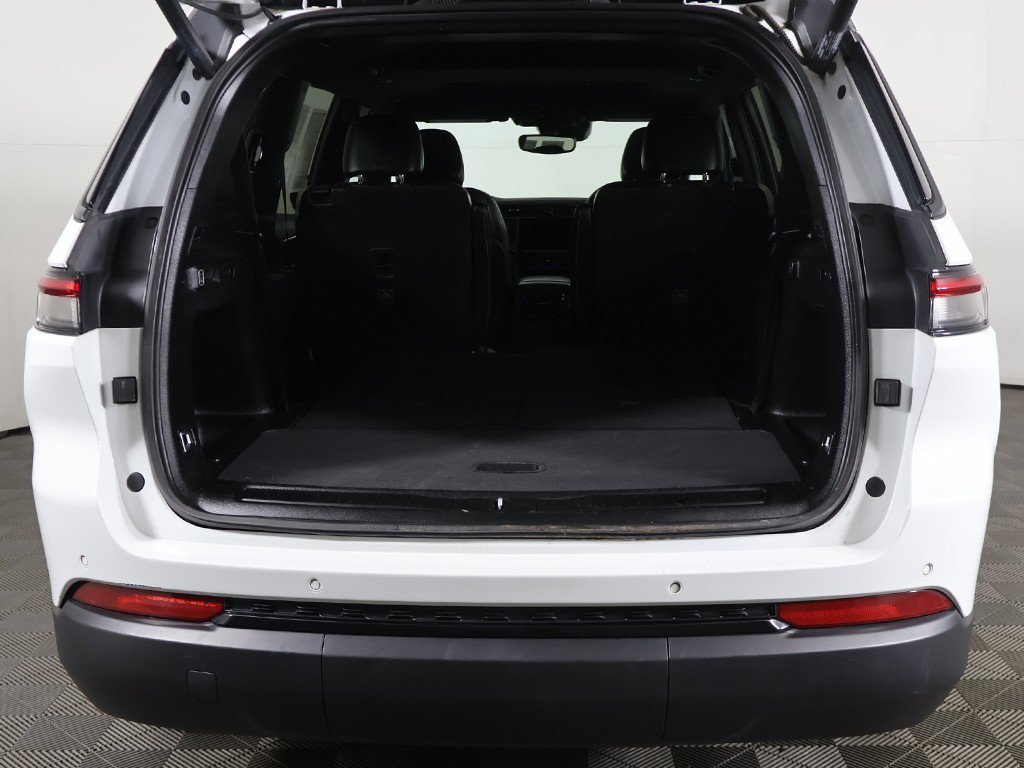 Used 2023 Jeep Grand Cherokee L Laredo AWD/4WD image 17