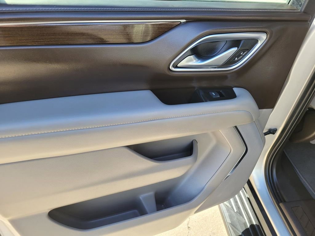 Used 2022 GMC Yukon XL SLE w/ Gmc Pro Safety Plus Package image 15