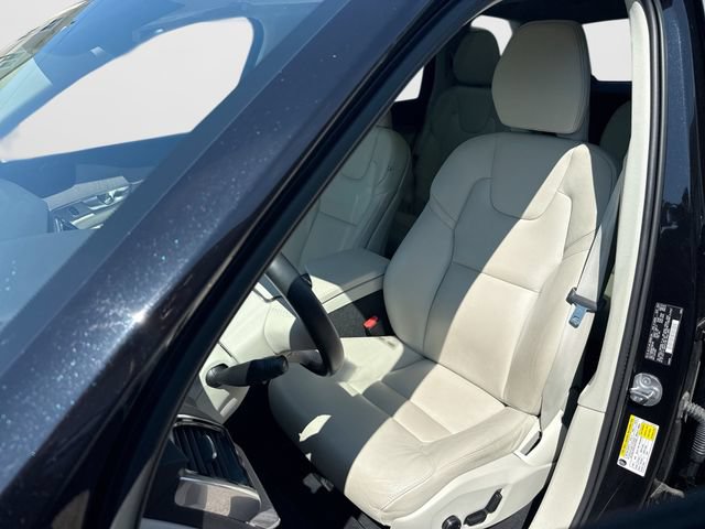 Used 2023 Volvo XC90 T8 Plus w/ Protection Package Premier AWD/4WD image 16