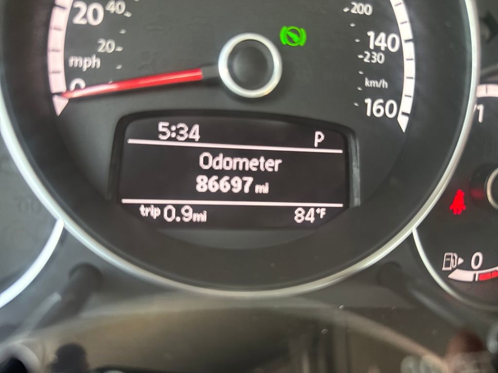 Used 2014 Volkswagen Beetle TDI image 17