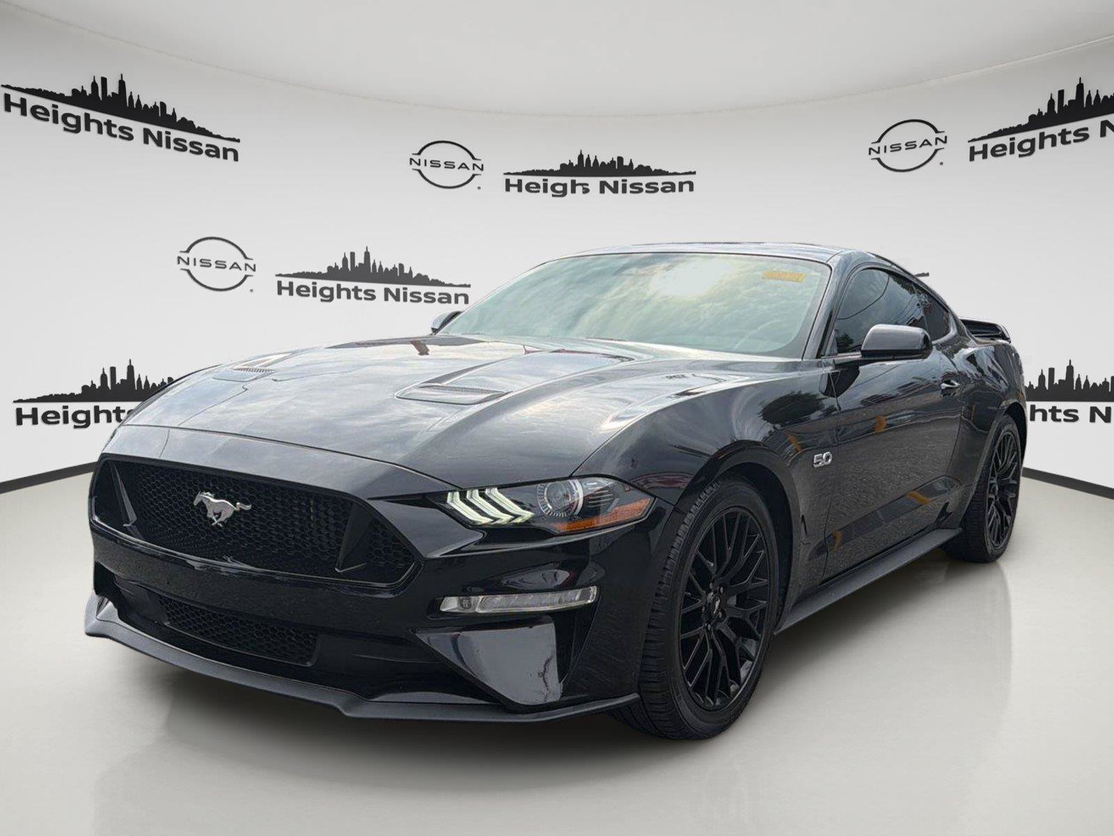Used 2022 Ford Mustang GT Premium RWD image 1