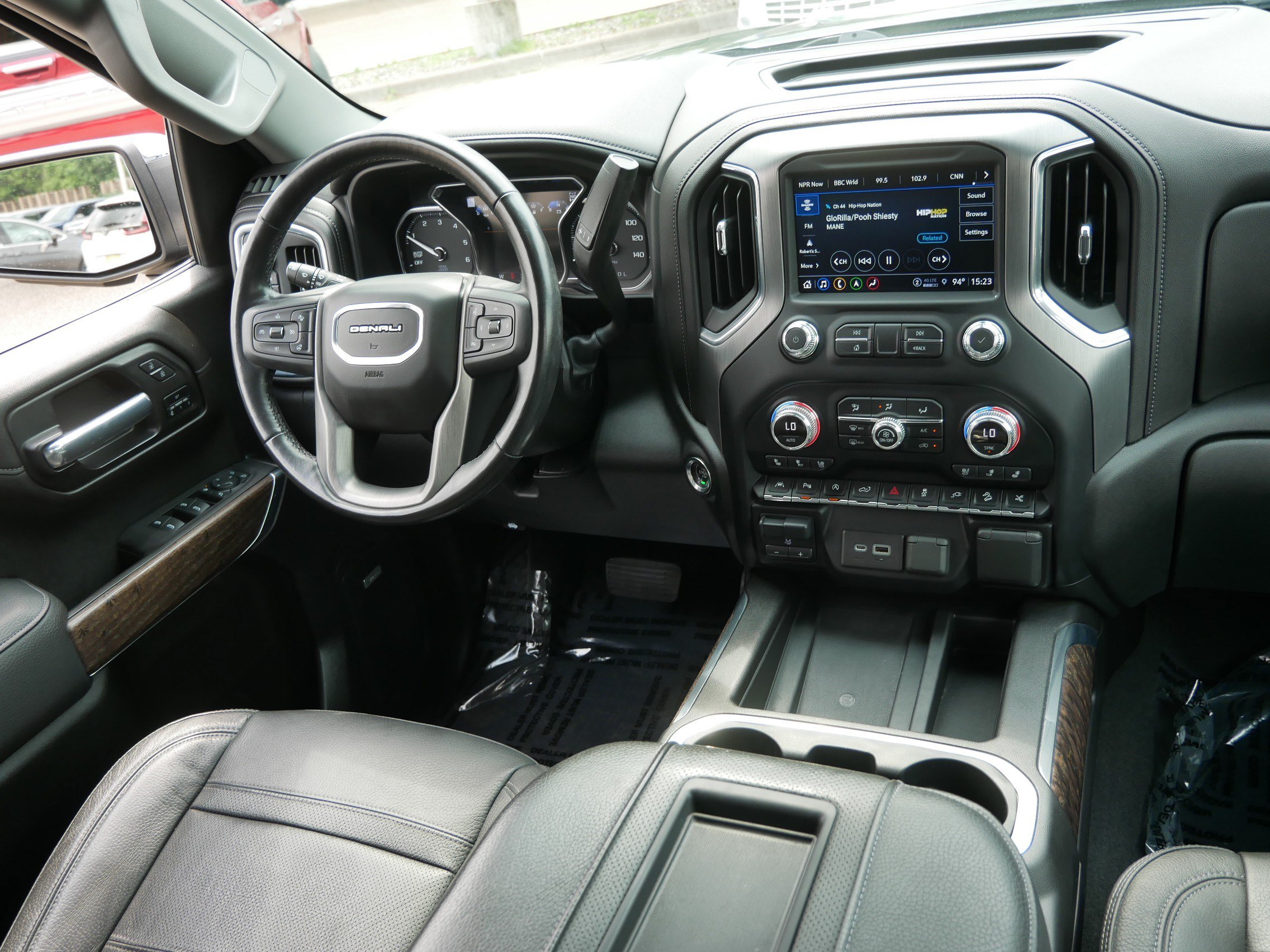 Used 2021 GMC Sierra 1500 Denali w/ Denali Ultimate Package AWD/4WD image 9