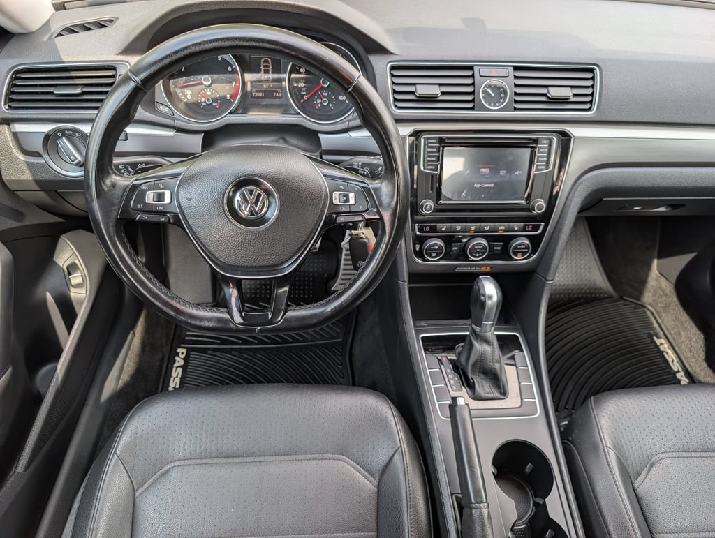 Used 2017 Volkswagen Passat 1.8T R-Line FWD image 19