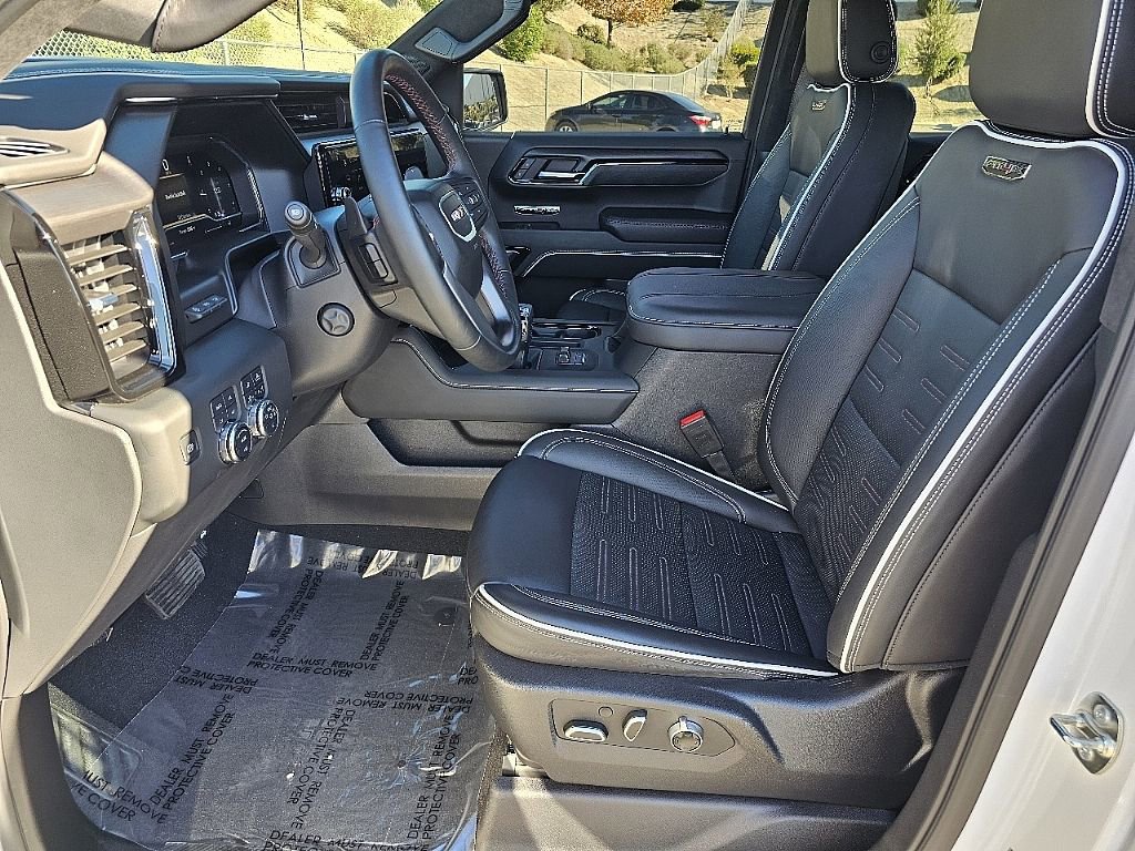 Used 2025 GMC Sierra 1500 AT4X image 28