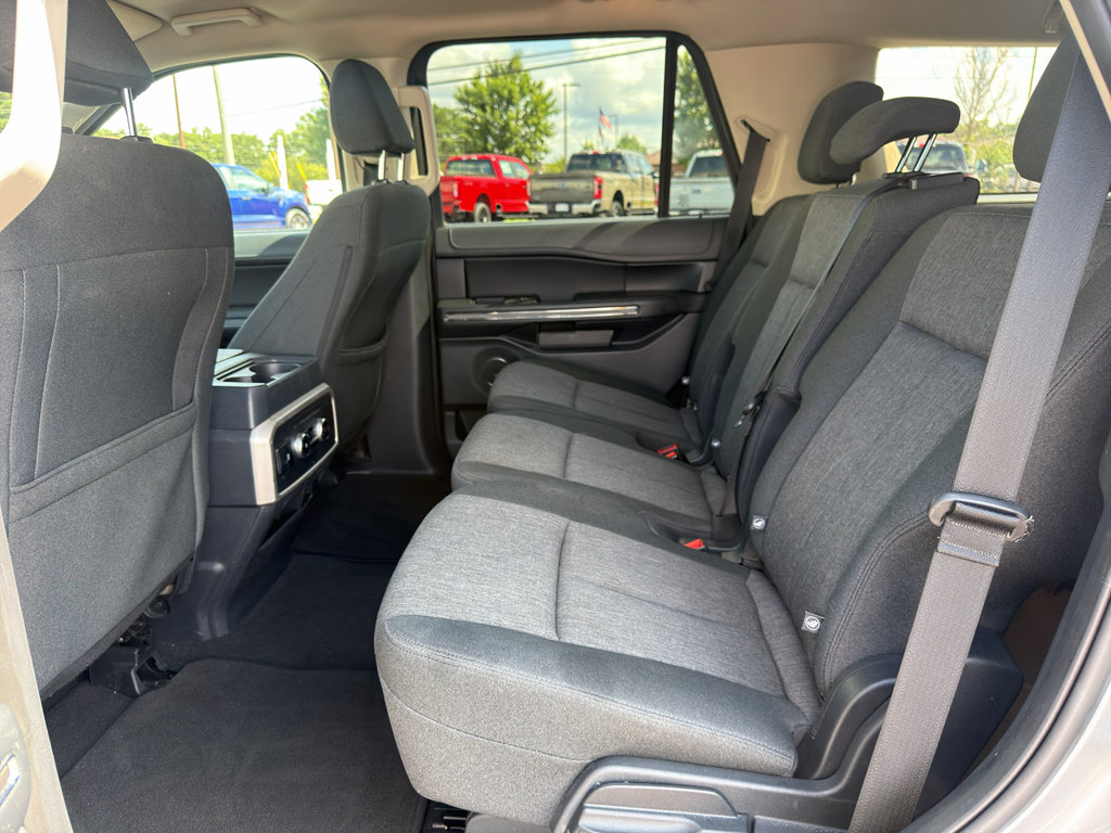 Used 2024 Ford Expedition XLT AWD/4WD image 28