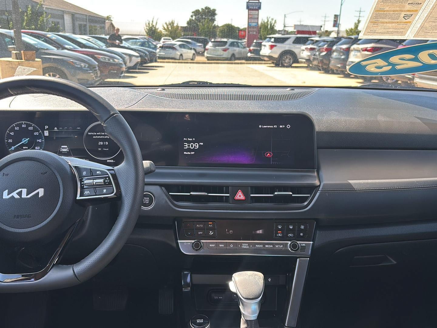 Used 2025 Kia Seltos SX AWD/4WD image 7