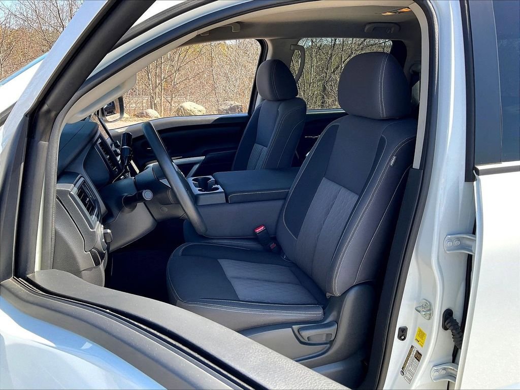 Used 2024 Nissan Titan SV w/ Accessory Utility Package AWD/4WD image 9