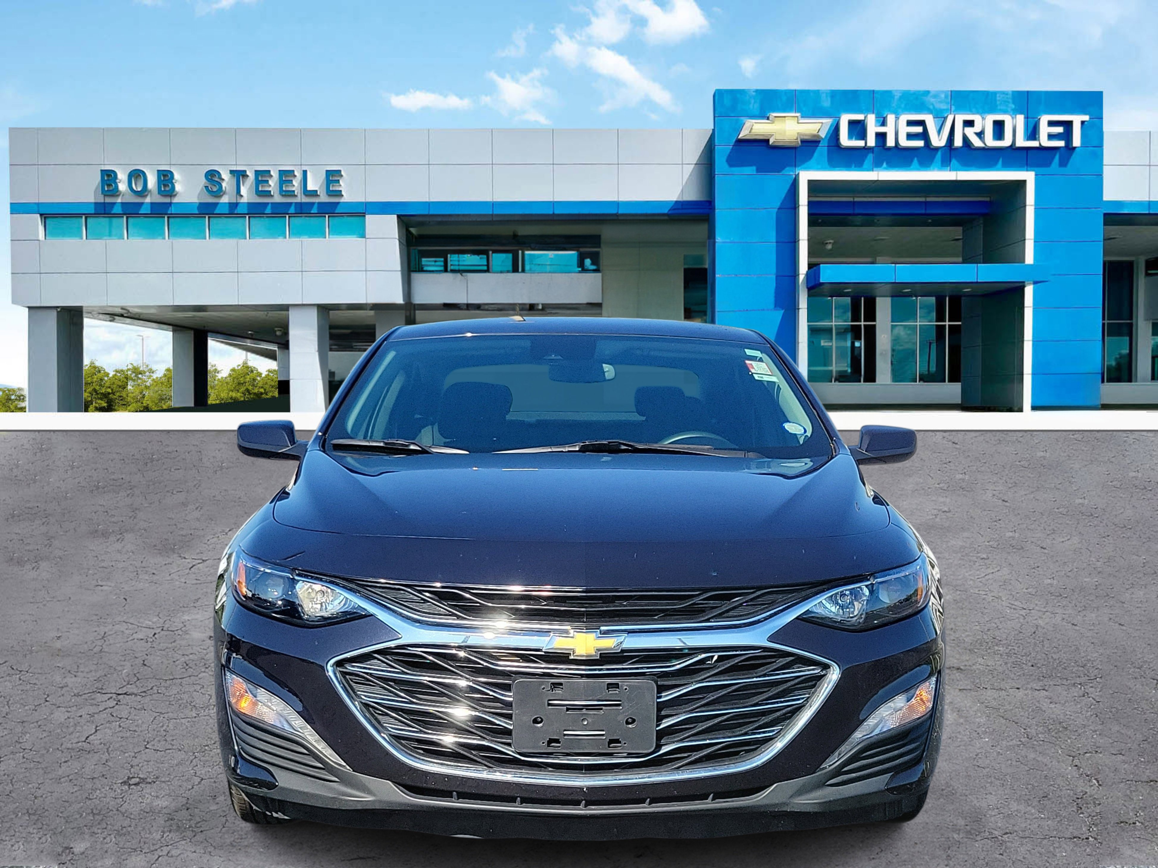 Used 2023 Chevrolet Malibu LT FWD image 2