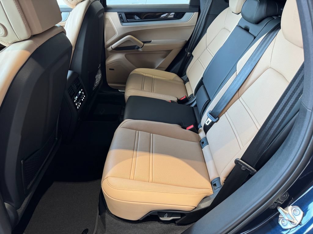 New 2026 Porsche Cayenne AWD/4WD image 24