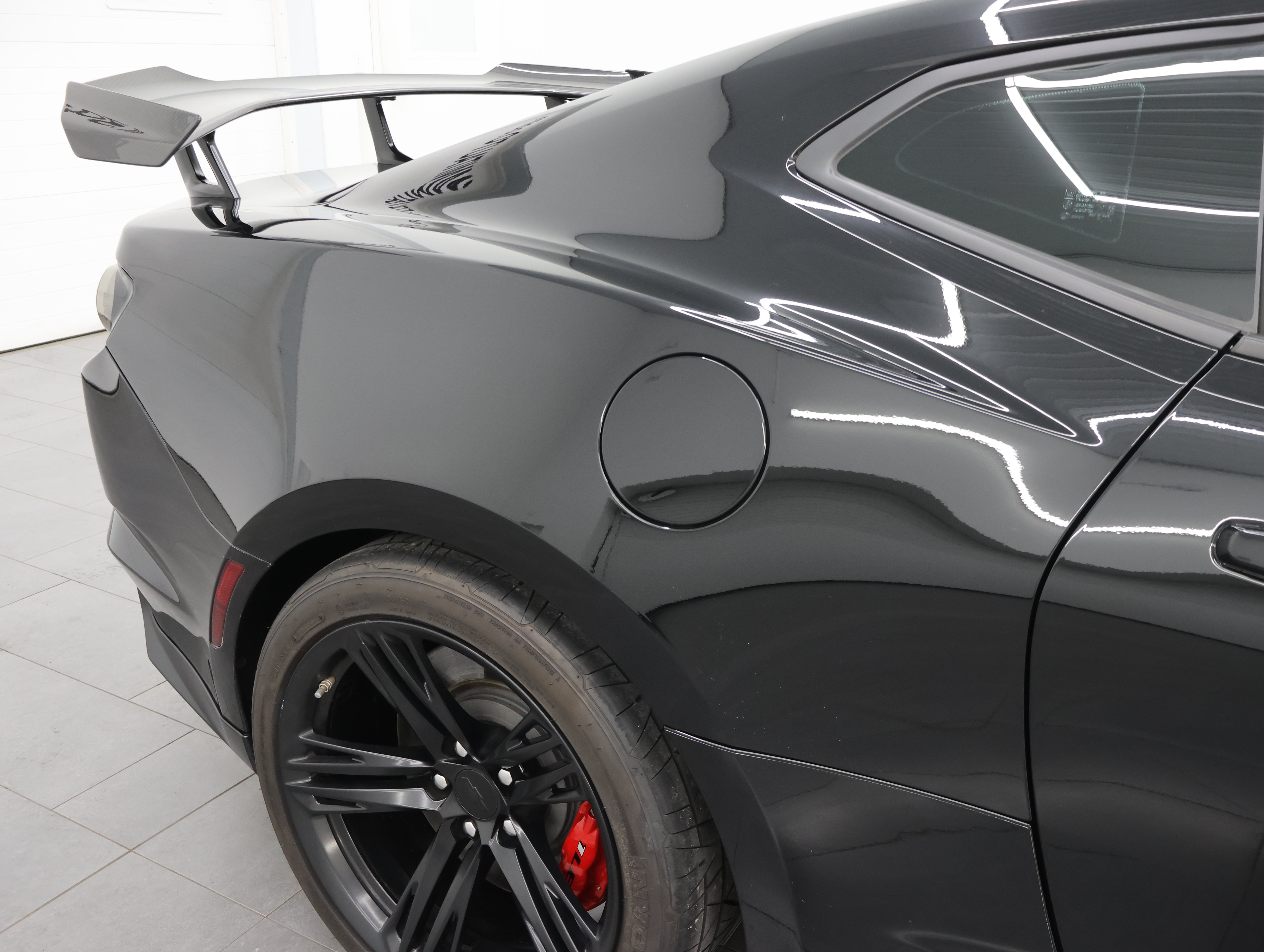 Used 2019 Chevrolet Camaro ZL1 RWD image 26