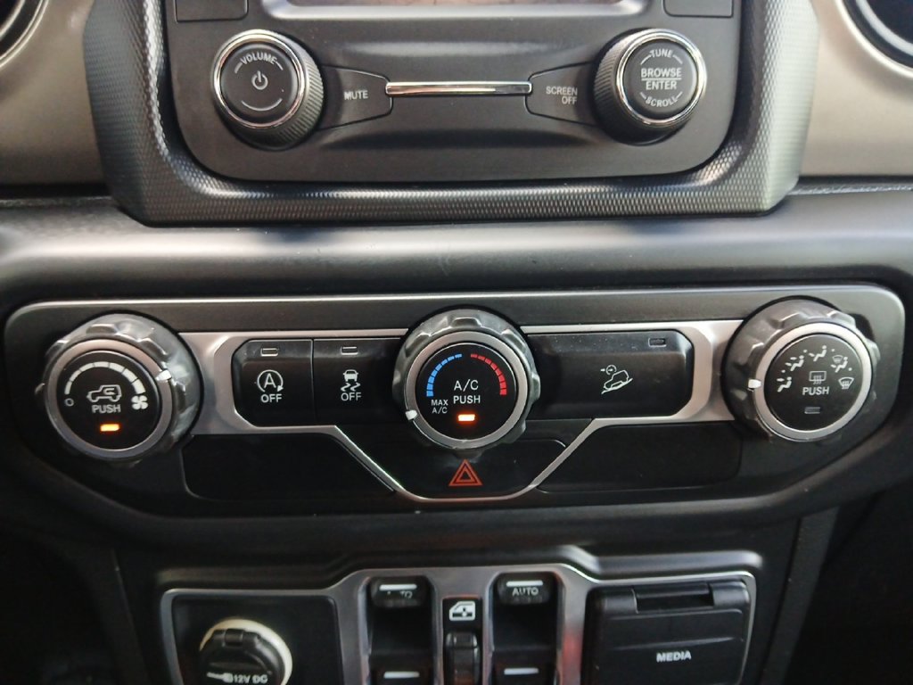 Used 2018 Jeep Wrangler Unlimited Sport S AWD/4WD image 4