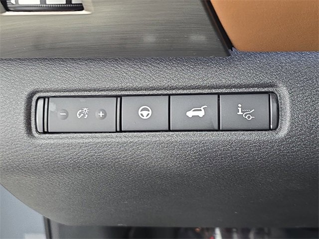 Certified 2025 Nissan Pathfinder Platinum w/ Cargo Package image 25