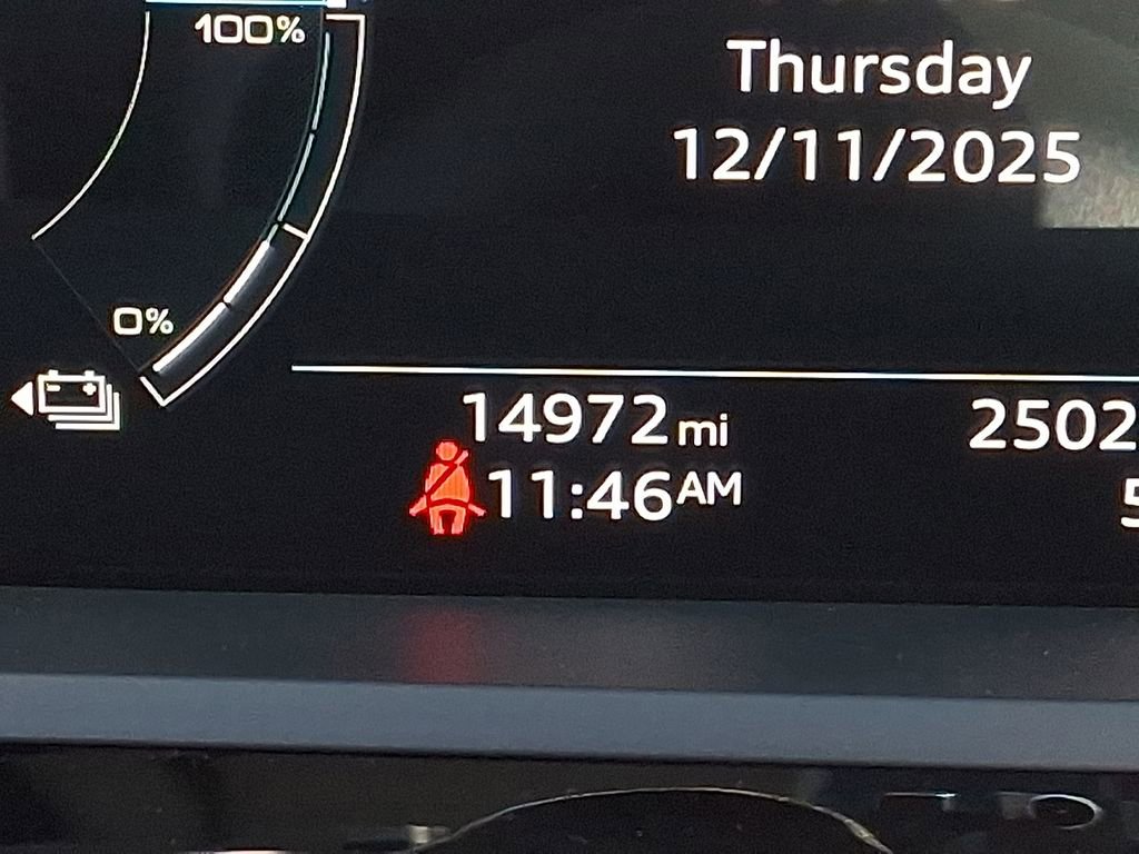 Used 2024 Audi Q8 e-tron Premium Plus image 21