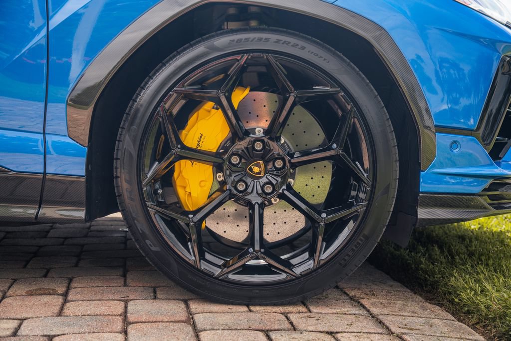 Used 2024 Lamborghini Urus Performante AWD/4WD image 14