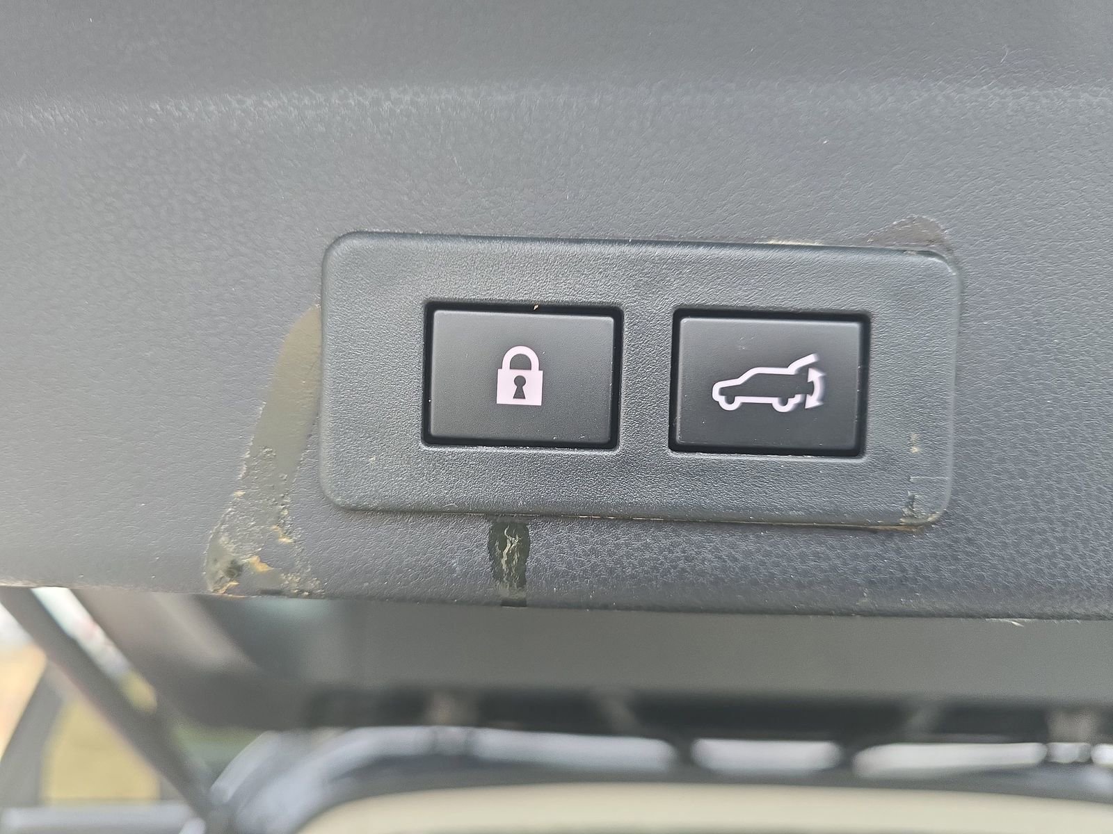 Used 2022 Subaru Ascent Limited image 21