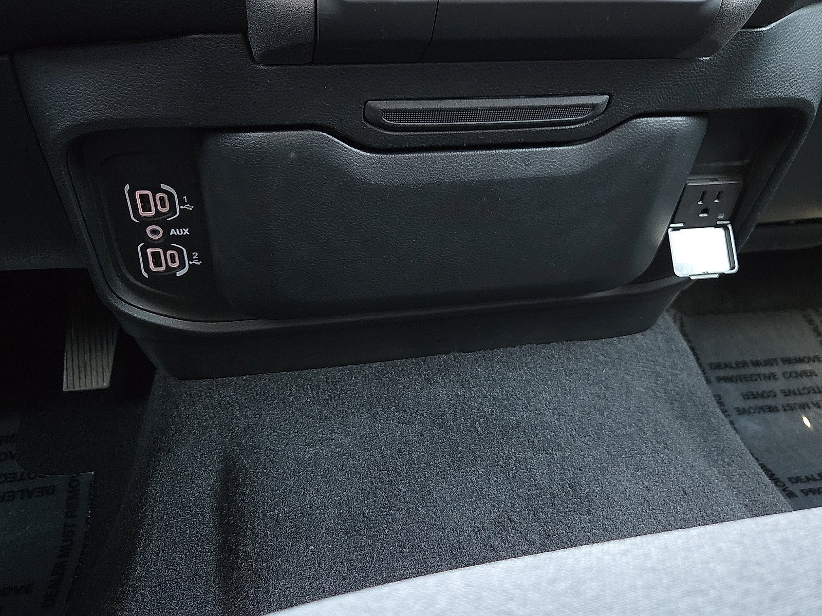 Used 2025 RAM 1500 Warlock AWD/4WD image 21