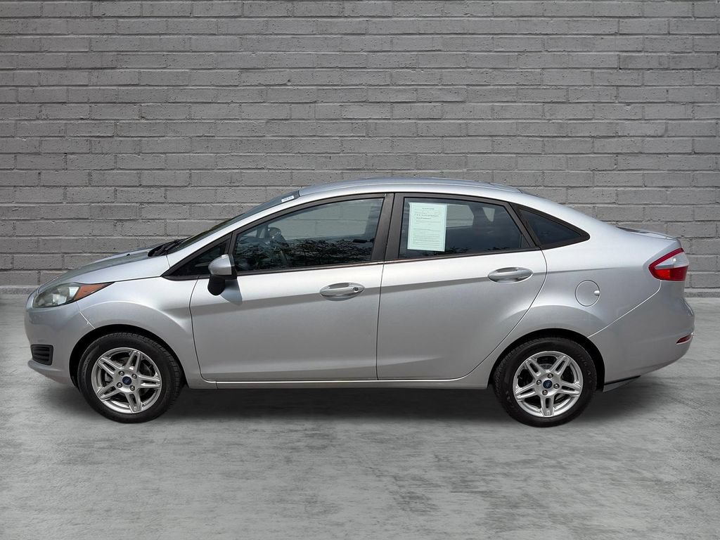 Used 2018 Ford Fiesta SE FWD image 3