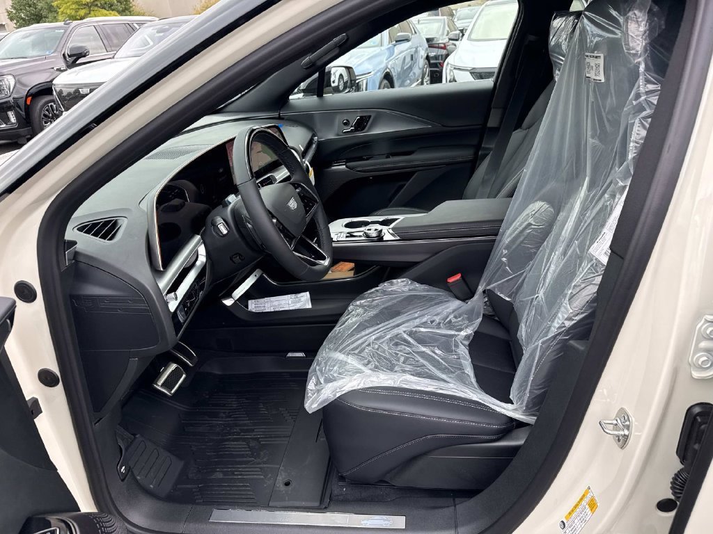 New 2027 Cadillac Lyriq Sport w/ LPO, Floor Liner Package AWD/4WD image 8