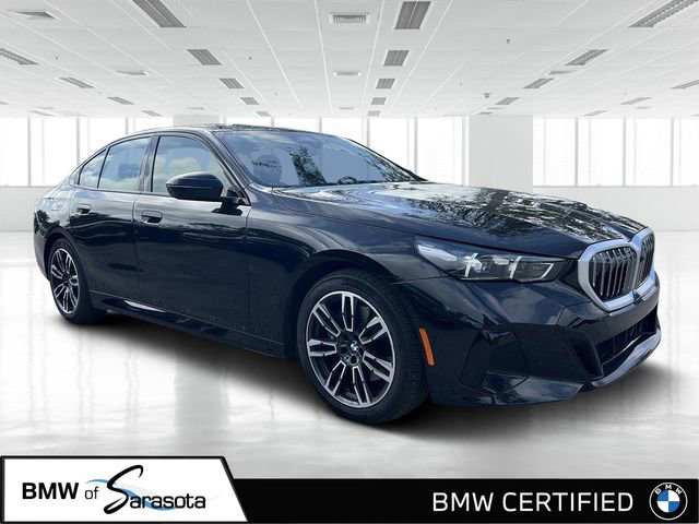 Certified 2025 BMW 530i image 1