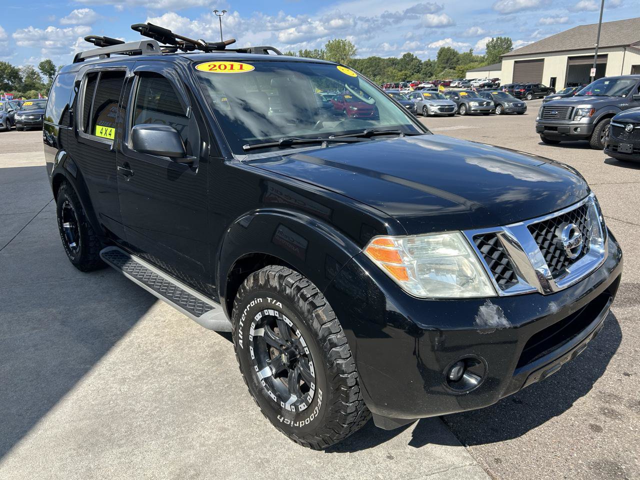 Used 2011 Nissan Pathfinder S AWD/4WD image 3