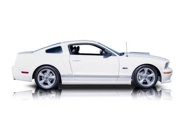 Used 2007 Ford Mustang GT RWD image 2