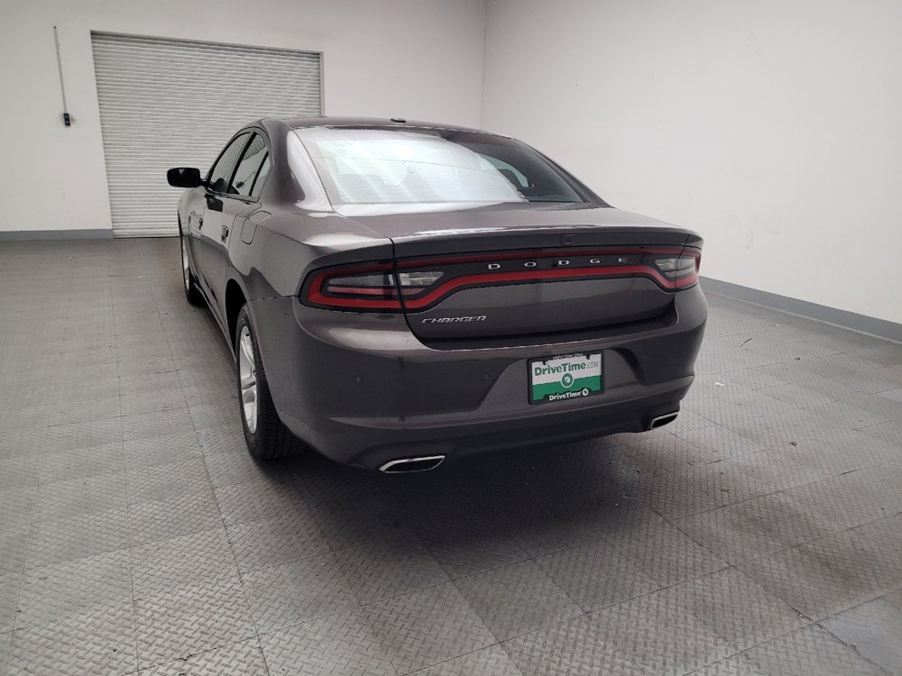Used 2020 Dodge Charger SXT RWD image 6