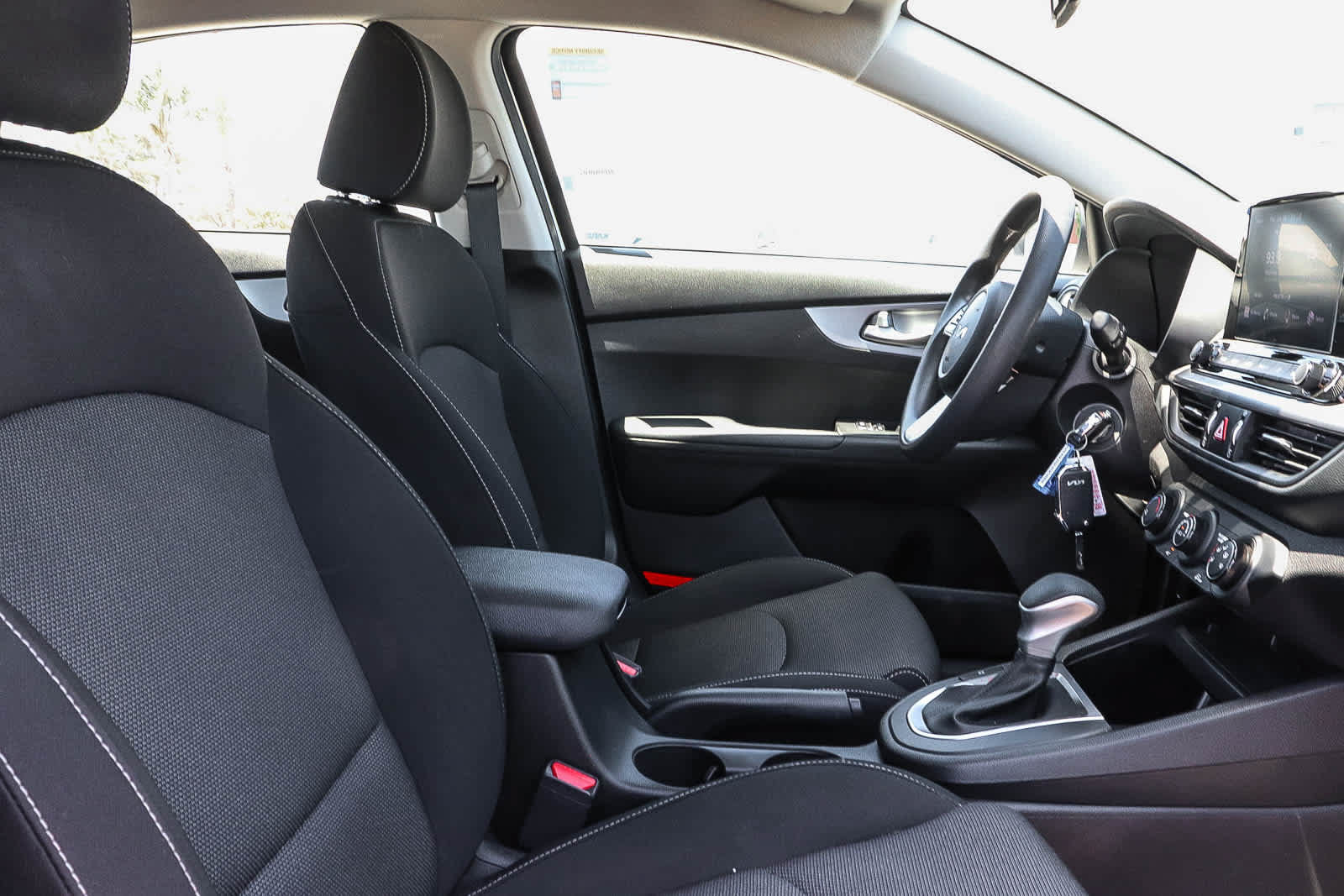 Used 2023 Kia Forte LXS w/ LXS Technology Package FWD image 25