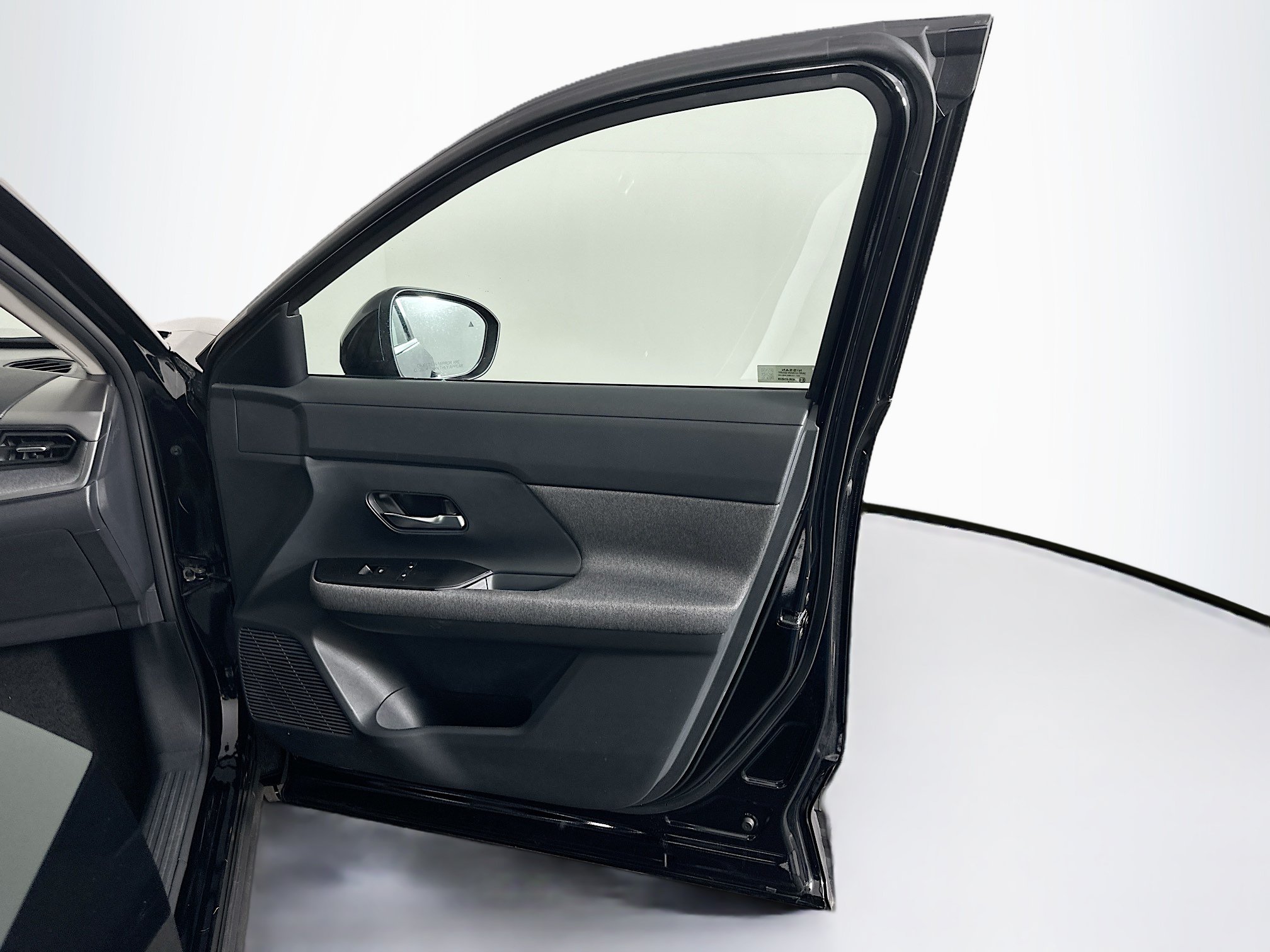 Used 2025 Nissan Kicks SV FWD image 30