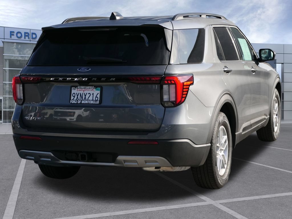 Used 2026 Ford Explorer Active w/ Active Comfort Package RWD image 4