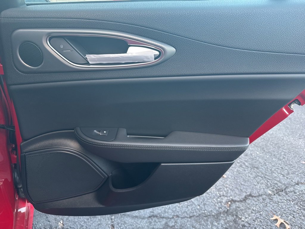 New 2025 Alfa Romeo Giulia AWD w/ Veloce Package AWD image 21