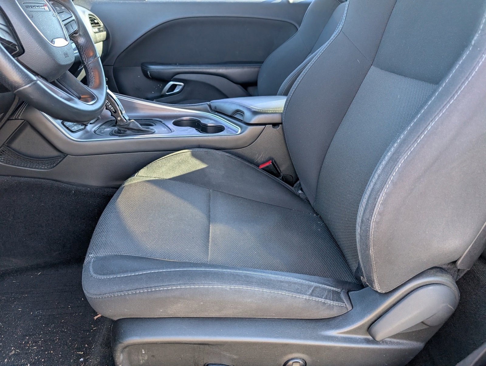 Used 2015 Dodge Challenger R/T image 8