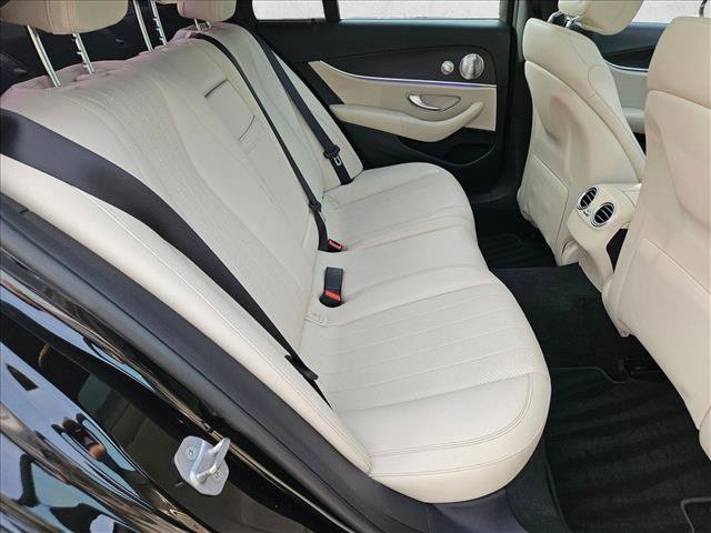 Used 2017 Mercedes-Benz E 300 4MATIC image 21
