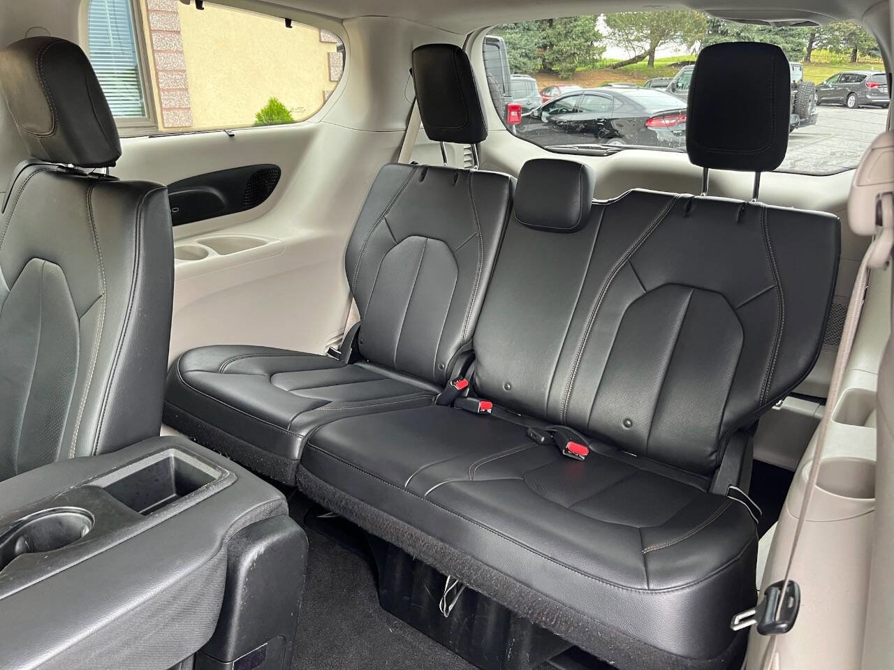 Used 2017 Chrysler Pacifica Touring-L Plus w/ Advanced Safetytec Group image 14