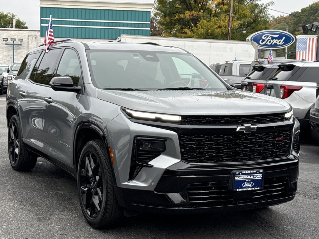 Used 2024 Chevrolet Traverse RS