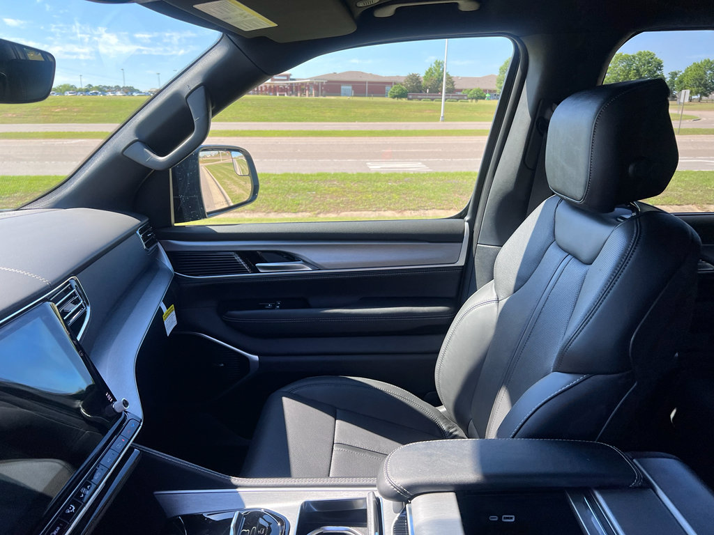 New 2026 Jeep Grand Wagoneer Limited AWD/4WD image 20
