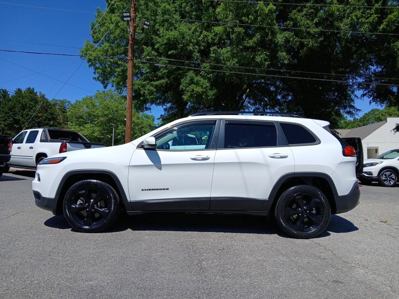 Used 2018 Jeep Cherokee Latitude w/ Altitude Package
