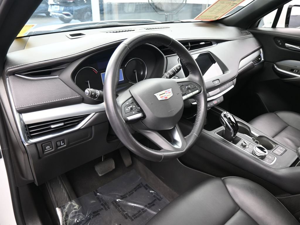 Used 2022 Cadillac XT4 Premium Luxury w/ Enhanced Visibility Package image 10