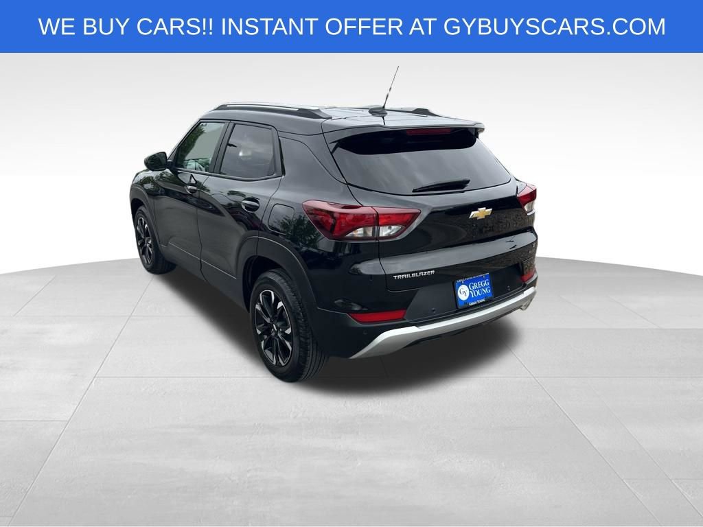 Used 2022 Chevrolet TrailBlazer LT w/ Convenience Package FWD image 3