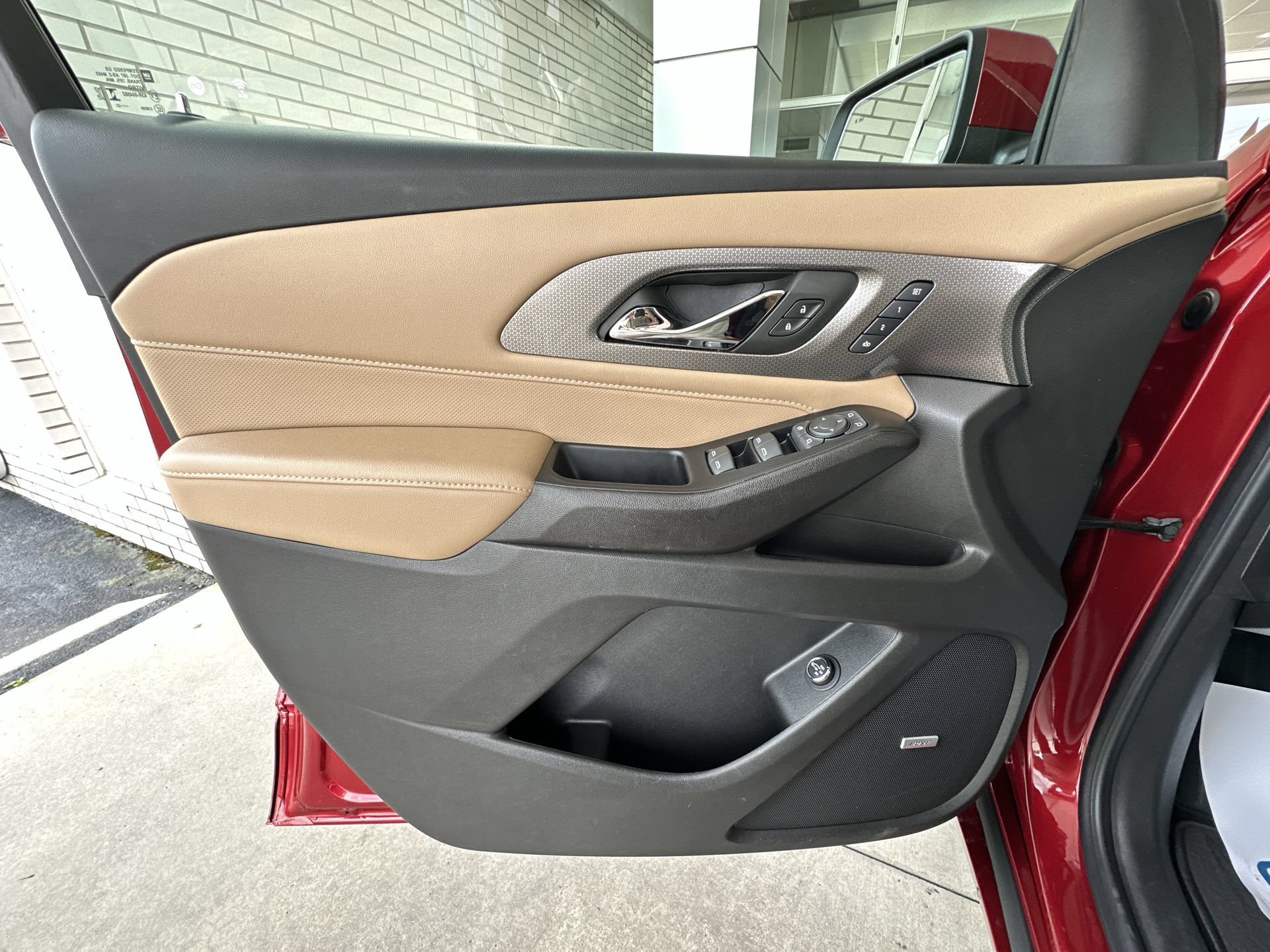 Certified 2023 Chevrolet Traverse Premier FWD image 22