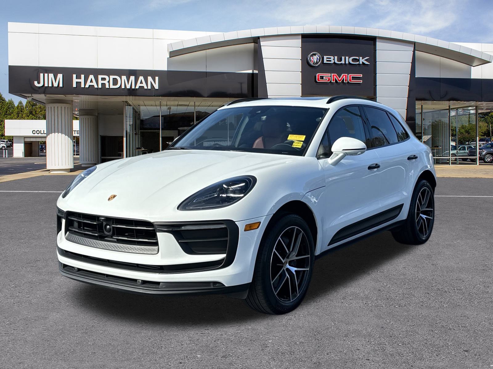 Used 2023 Porsche Macan image 3