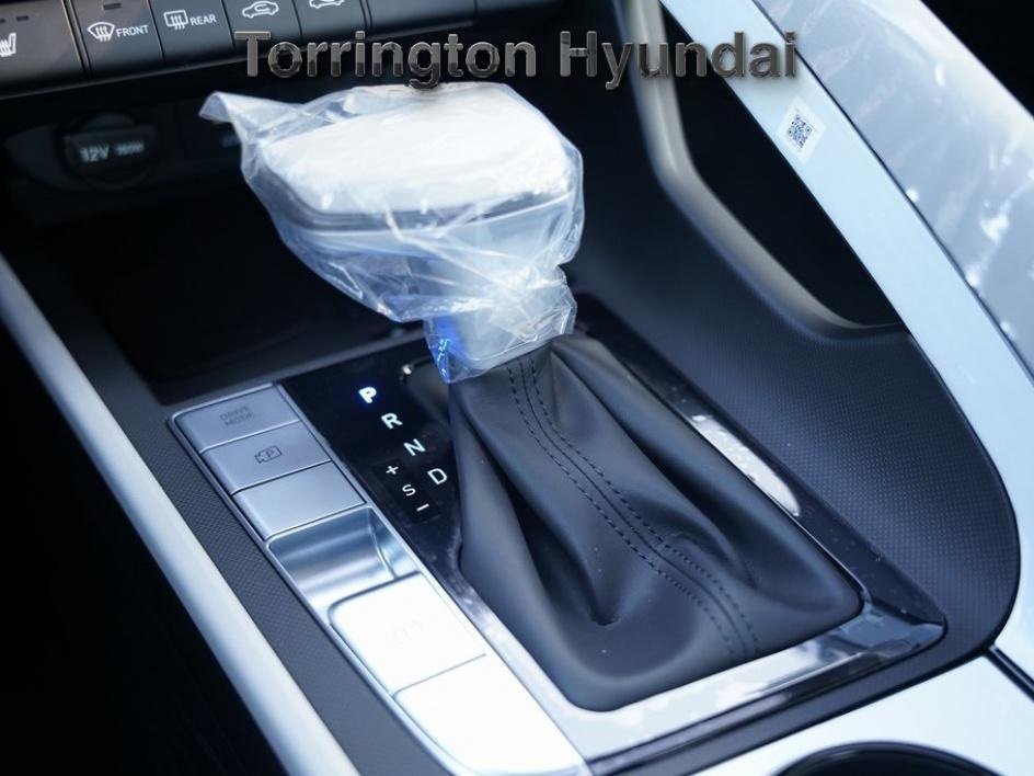 New 2025 Hyundai Elantra Limited w/ Cargo Package image 16