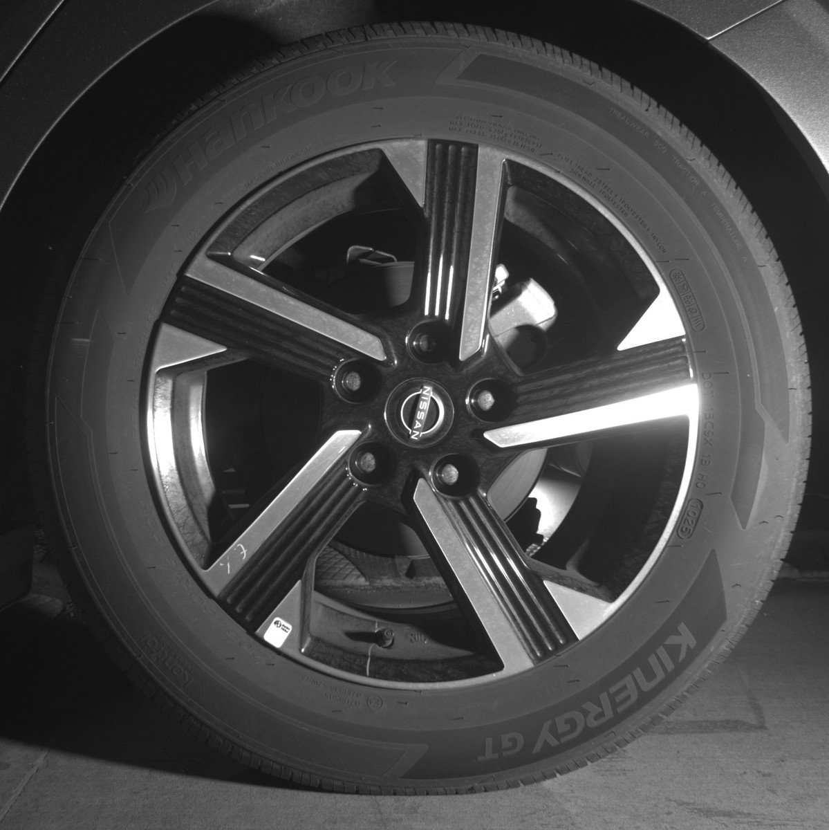 Used 2025 Nissan Sentra SV FWD image 14