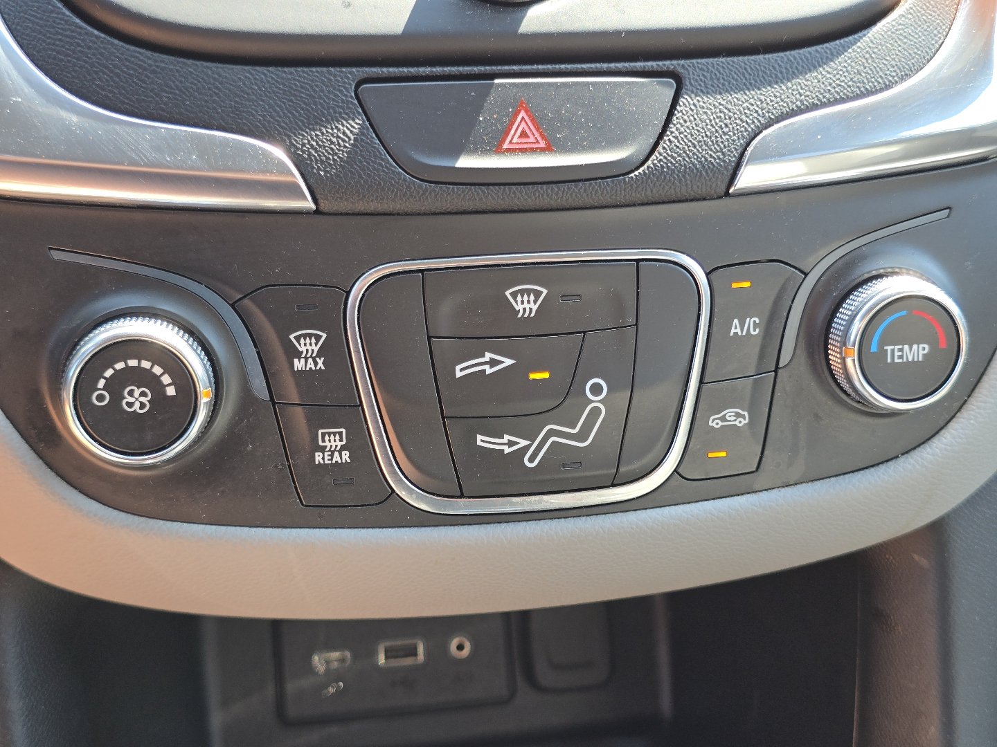 Certified 2021 Chevrolet Equinox LS w/ LS Convenience Package FWD image 9