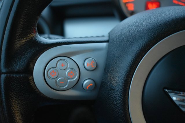 Used 2010 MINI Cooper Clubman Hardtop w/ Premium Pkg image 18