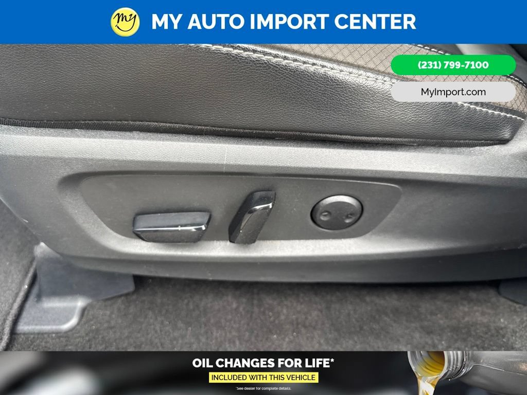 Used 2025 Nissan Pathfinder SL AWD/4WD image 12