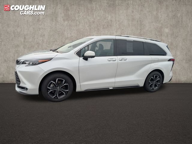 Used 2026 Toyota Sienna Platinum AWD/4WD image 4