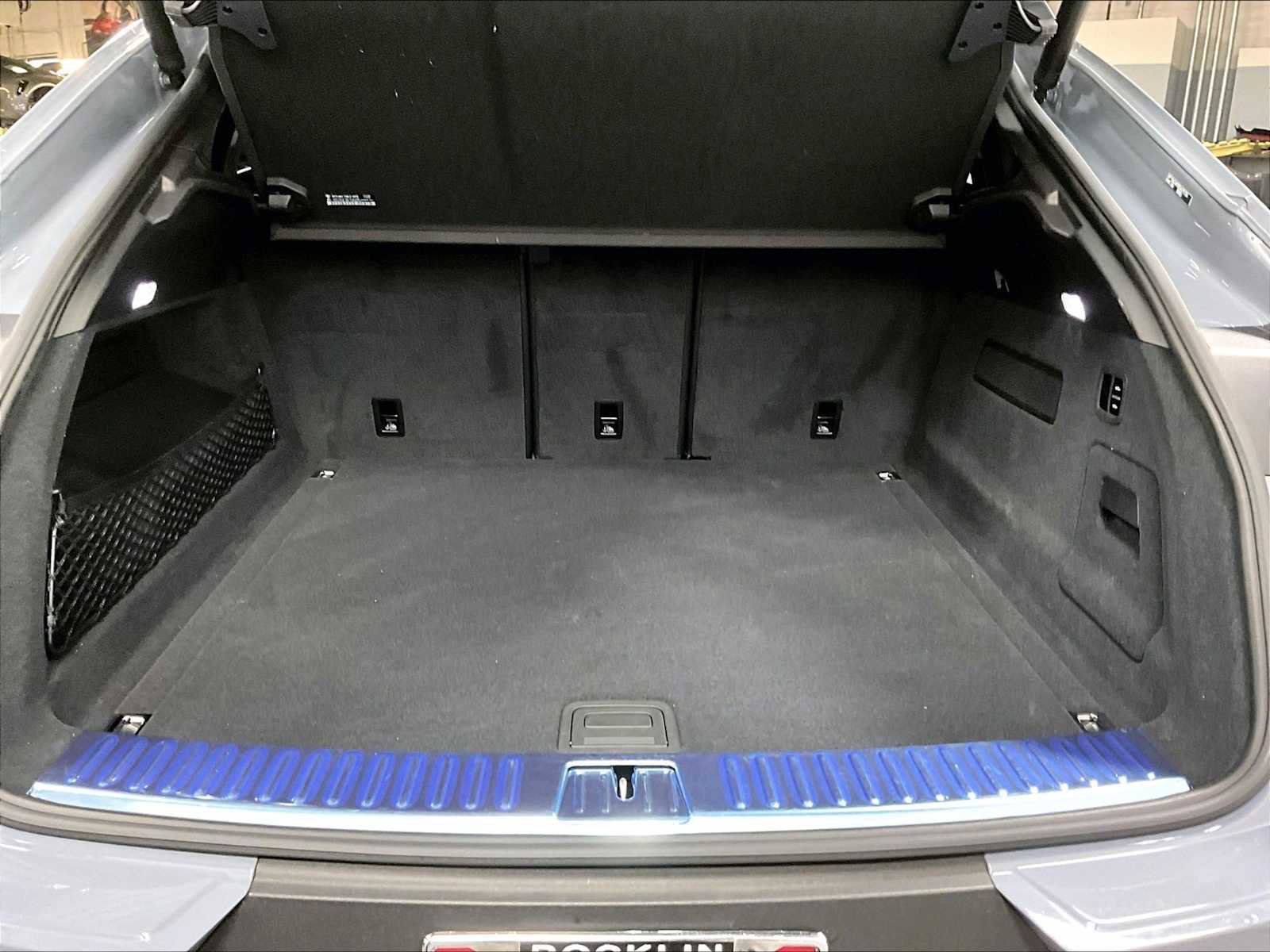 Used 2025 Porsche Cayenne Coupe image 40